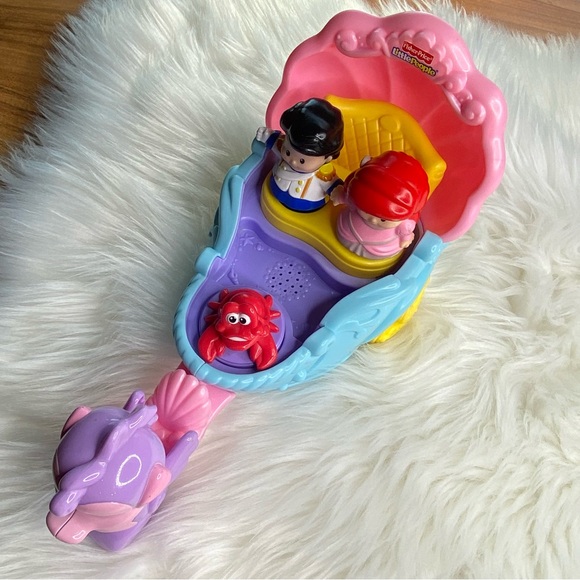 Little People 
Little Mermaid singing carriage toy - Picture 2 of 9
